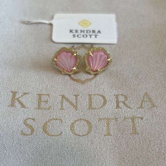 NWT Kendra Scott Brynne Earrings Kendra Scott Earrings Blush Mother of Pearl - Picture 1 of 7